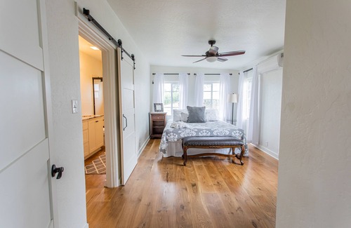 Medford Bed & Breakfast | Hummingbird Estate Wine & Suites