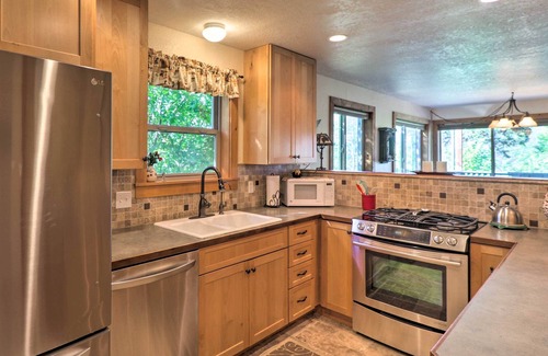 Bigfork Cabin | 'Hummingbird' Getaway in Swan Lake Cabins!