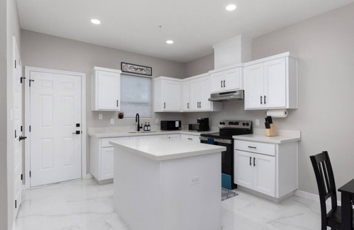Pharr House | Hummingbird Haven 10 with 2 Bed 2.5Bath and Patio