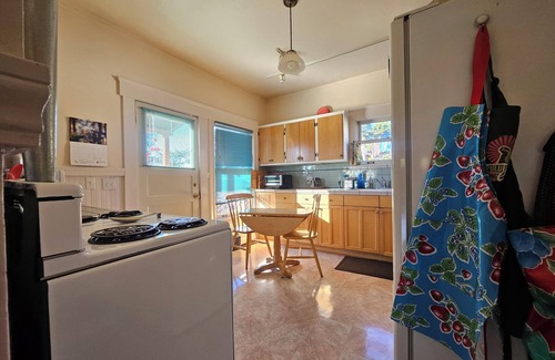 North Berkeley House | Hummingbird Hideaway: Steps to Gourmet Ghetto & UC Berkeley