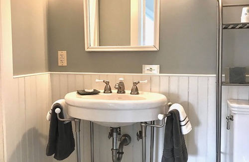 Easton Bed & Breakfast | Hummingbird Inn
