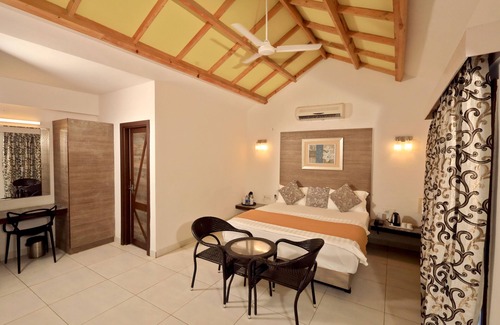 Achal Gadh Hotel | Hummingbird Resort