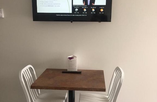 Port McNeill Hotel | Humpback Inn