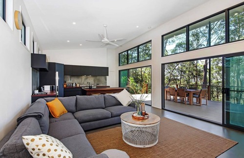 Hunchy House | Hunchy Escape - Sunshine Coast Hinterland