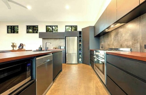 Hunchy House | Hunchy Escape - Sunshine Coast Hinterland
