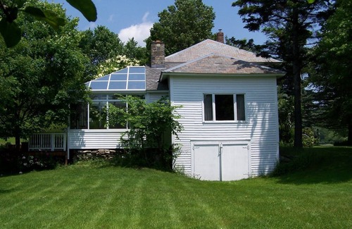 Wilmington House | Hundred year old farmhouse made comfortable for all seasons