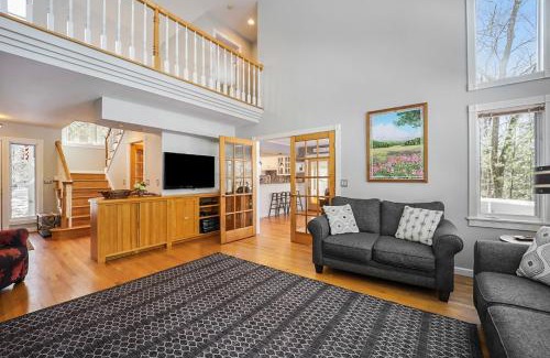 Maple City House | Hunnypot Pines