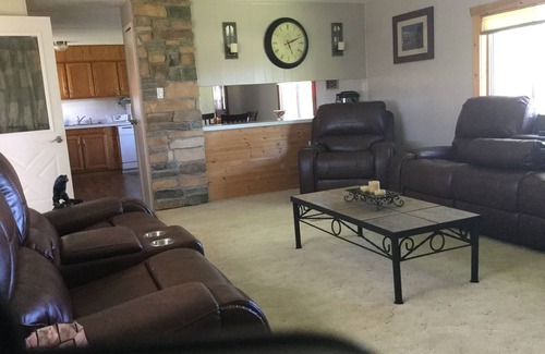 Dawson House | Hunt, Fish, Play, Relax, Enjoy!