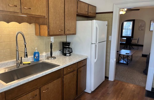 Norwood House | Hunter #1, Private One Bed near Xavier & Downtown