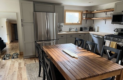 Jewett House | Hunter and Windham Mountain House with Hot Tub