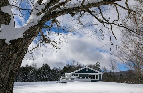 Jewett House | Hunter and Windham Mountain House with Hot Tub