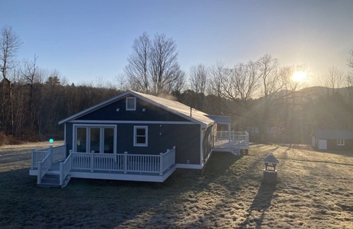 Jewett House | Hunter and Windham Mountain House with Hot Tub