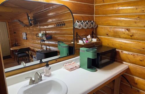 Tok Cabin | Hunter Cabin-Modern Comfort in the Last Frontier (For families or casual travelers)