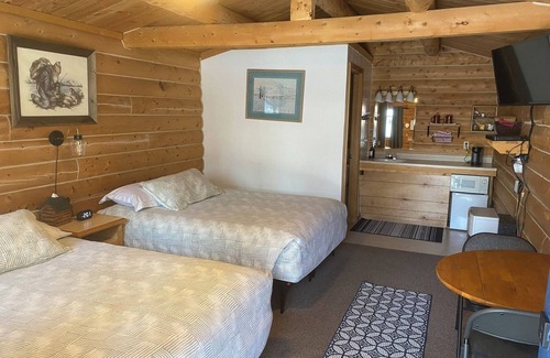 Tok Cabin | Hunter Cabin-Modern Comfort in the Last Frontier (For families or casual travelers)