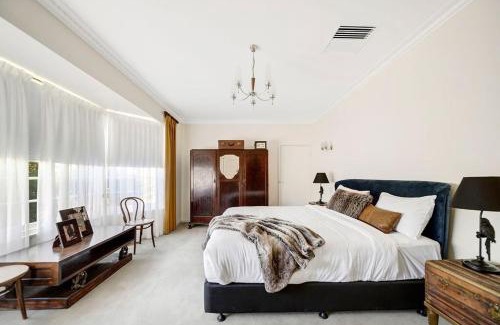 Castlemaine House | Hunter House - Castlemaine