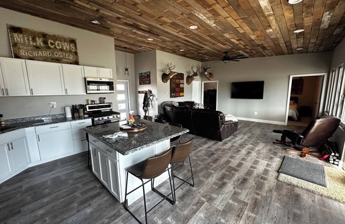 Loogootee Cabin | Hunter's Heaven overlooking private lake on 70 acres.