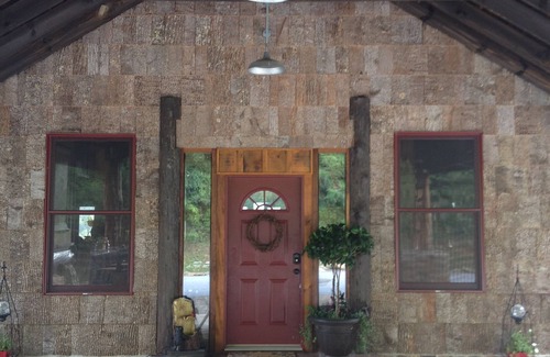 Highlands Cabin | ~HUNTER'S LODGE~ ' AN EXQUISITE 12 ACRE ESCAPE WITH SOARING VIEWS'