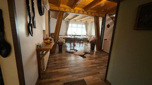 Marasu Cabin | Hunter's Lodge