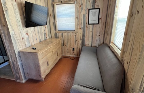 Mahto Cabin | Hunter's Paradise 2-bedroom cabin in McLaughlin