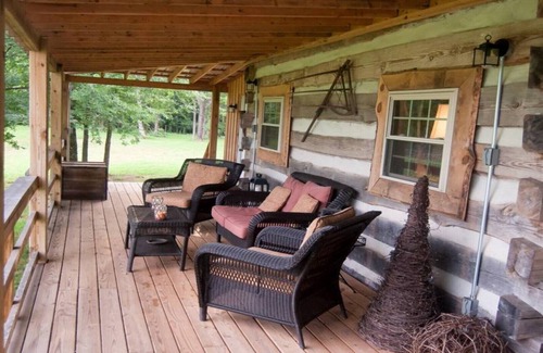 Crystal Hill Cabin | Hunter's Retreat at Springfield 1842