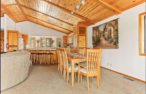 Upper Moonridge House | Hunter's Retreat in Upper Moonridge Near Bear Mountain