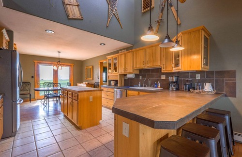 Westcliffe Cabin | Hunter's Special: Lodge with Six Bedrooms + Loft. ATV Access to Rainbow Trail.