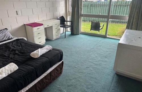 Hunterville Hotel | Hunters Cafe & Motel