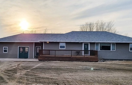 Canistota House | Hunters Getaway