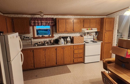 Freeport House | Hunters Haven a charming 3-br house in welcoming Piedmont Ohio with AC, Wi-Fi.
