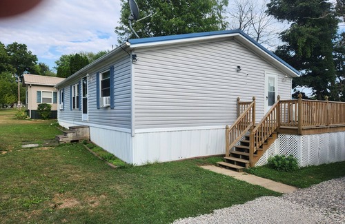 Freeport House | Hunters Haven a charming 3-br house in welcoming Piedmont Ohio with AC, Wi-Fi.