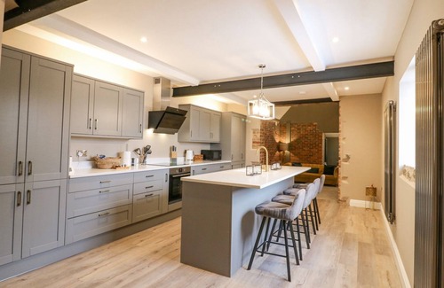 Milford Cottage | HUNTERS LODGE AT WILDERSLEY FARM, pet friendly in Belper