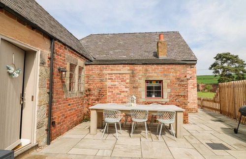 Milford Cottage | Hunters Lodge at Wildersley Farm