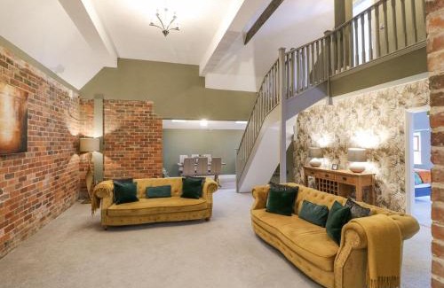 Milford House | Hunters Lodge at Wildersley Farm