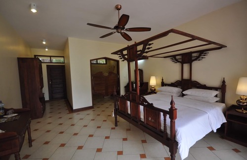 Kiboko Hotel | Hunters Lodge - Kiboko