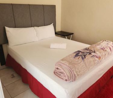 Mahikeng House | HUNTERS NEST GUEST HOUSE MAFIKENG