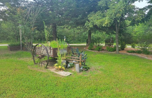 Holmesville Cabin | Hunters Paradise, cozy 2-bedroom cabin in quaint Crab Orchard.