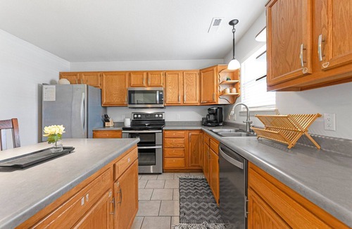 Huntertown House | Huntertown 4 Bed! Pets LOVE Fenced Yard & Fire Pit
