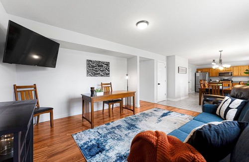 Huntertown House | Huntertown 4 Bed! Pets LOVE Fenced Yard & Fire Pit