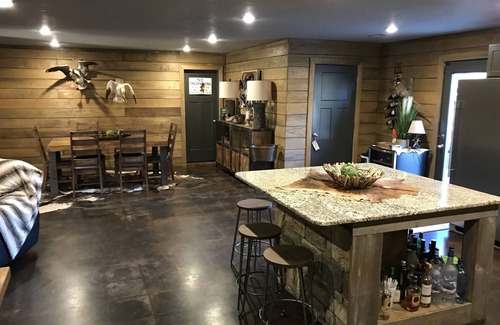 Gregory Cabin | Hunting Lodge north of Augusta, AR