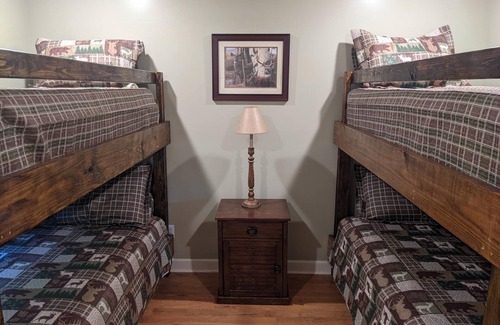 Harrisburg Cabin | Hunting lodge, weekend getaway, family gatherings. private country setting.