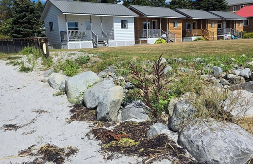 Hunts Point Cabin | Hunts Point 2-Bed Coastal Retreat - Cottage # 9