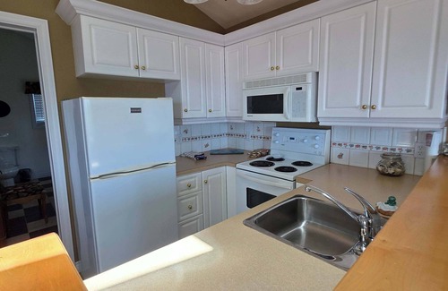Hunts Point Apartment | Hunts Point Rustic Coastal Retreat Deluxe Suite