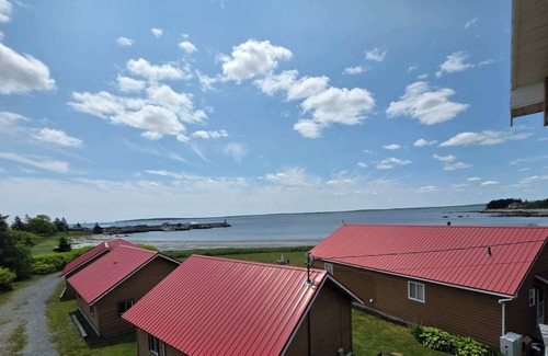 Hunts Point Apartment | Hunts Point Rustic Coastal Retreat Deluxe Suite