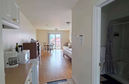 Hunts Point Apartment | Hunts Point Rustic Coastal Retreat with King Bed