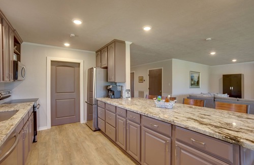 Oakhurst House | Huntsville Home w/Boat Dock on Trinity River!