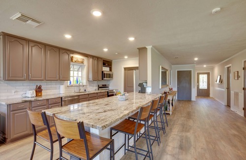 Oakhurst House | Huntsville Home w/Boat Dock on Trinity River!