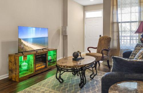 Huntsville Apartment | Huntsville Mid-City Serenity Oasis - Private Apartment in Gated Community