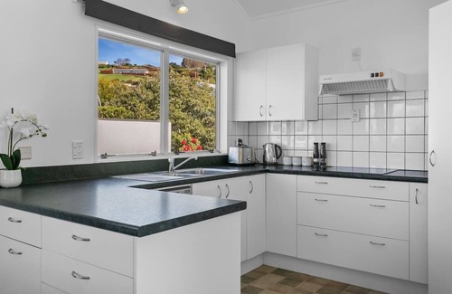 Taupo House | Huon Homestay Summary
