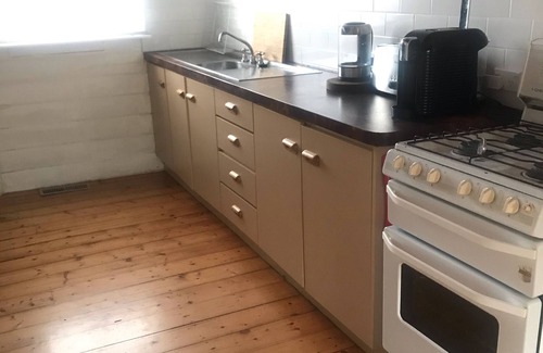 Portland House | Hurdit - cottage near beach and CBD