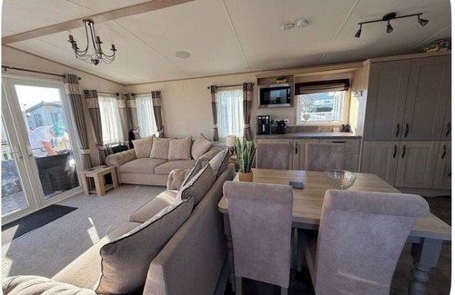 Bouvet Island Cabin | Hurleys Haven Mini Lodge At Camber (sleeps 8) Ashview 10